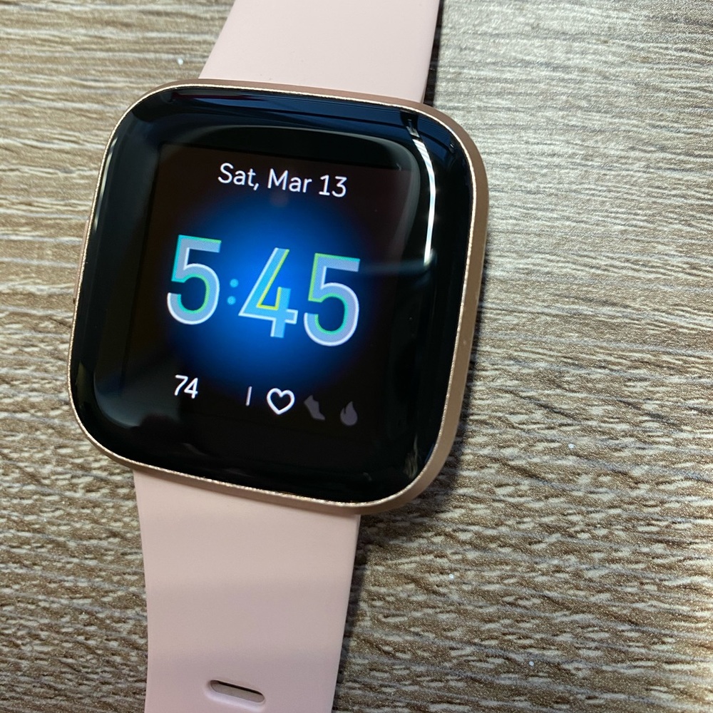 Fitbit Versa 2 - image 2